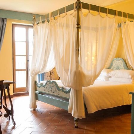 Borgo I Tre Baroni - Spa Suites & Resort Poppi Dış mekan fotoğraf