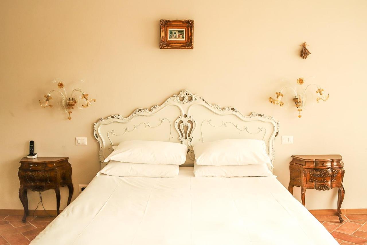 Borgo I Tre Baroni - Spa Suites & Resort Poppi Dış mekan fotoğraf