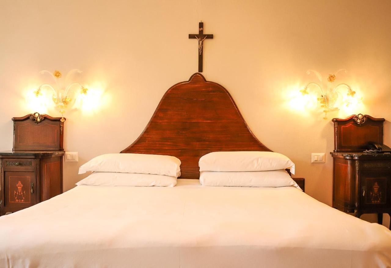 Borgo I Tre Baroni - Spa Suites & Resort Poppi Dış mekan fotoğraf