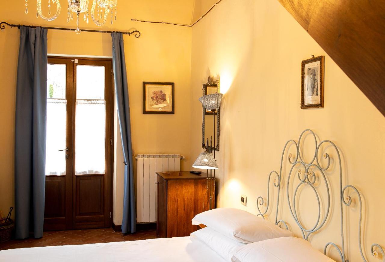 Borgo I Tre Baroni - Spa Suites & Resort Poppi Dış mekan fotoğraf
