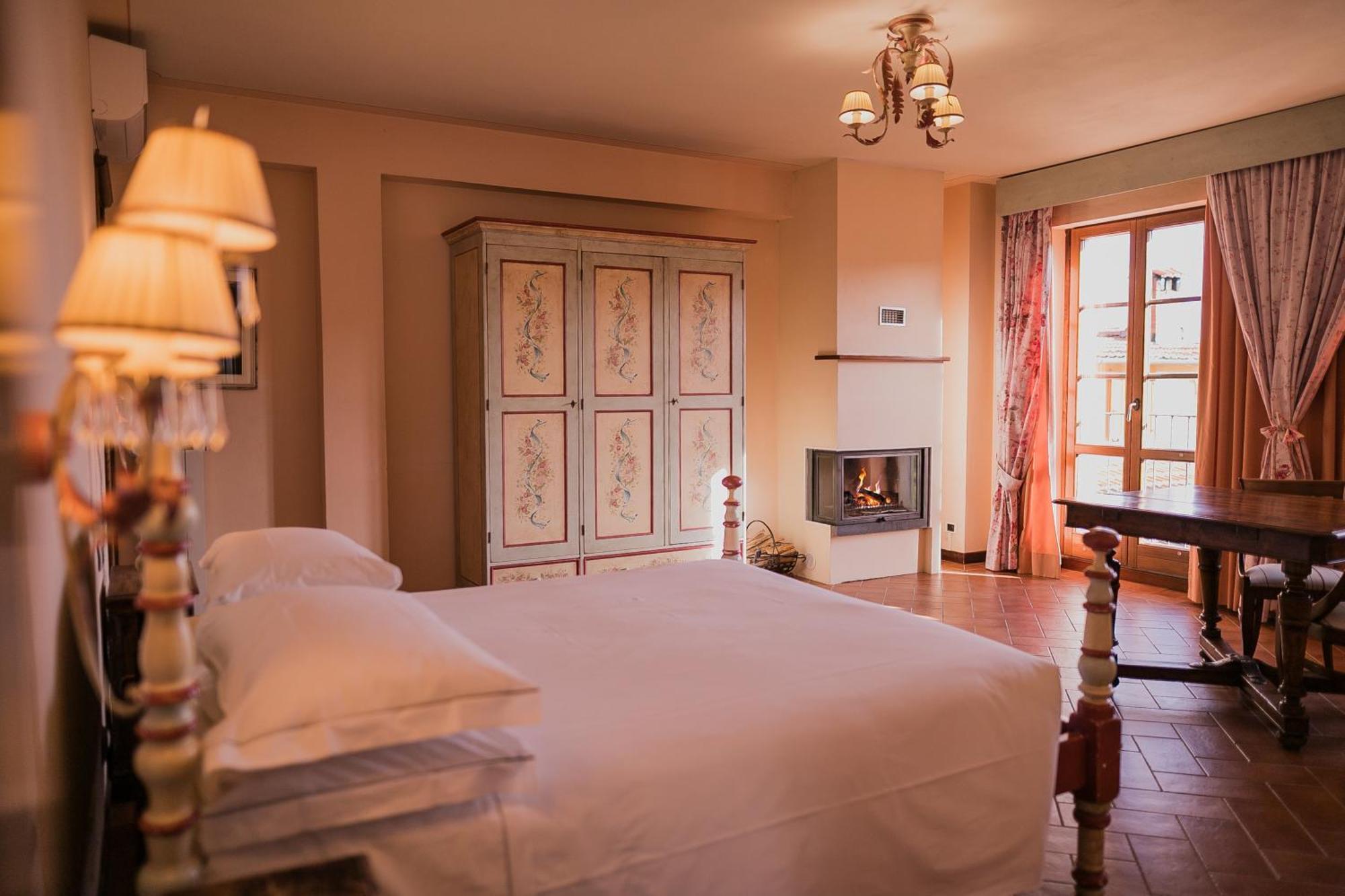 Borgo I Tre Baroni - Spa Suites & Resort Poppi Dış mekan fotoğraf