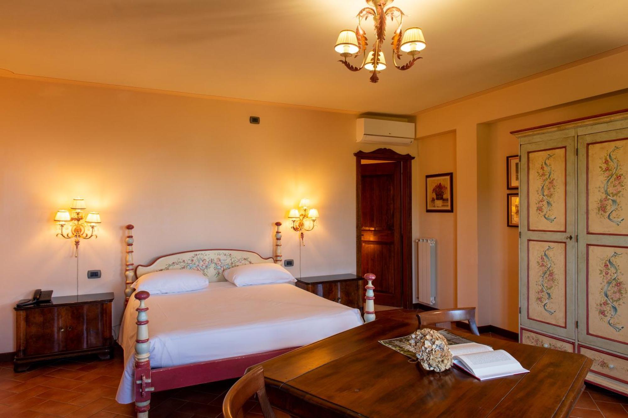 Borgo I Tre Baroni - Spa Suites & Resort Poppi Oda fotoğraf