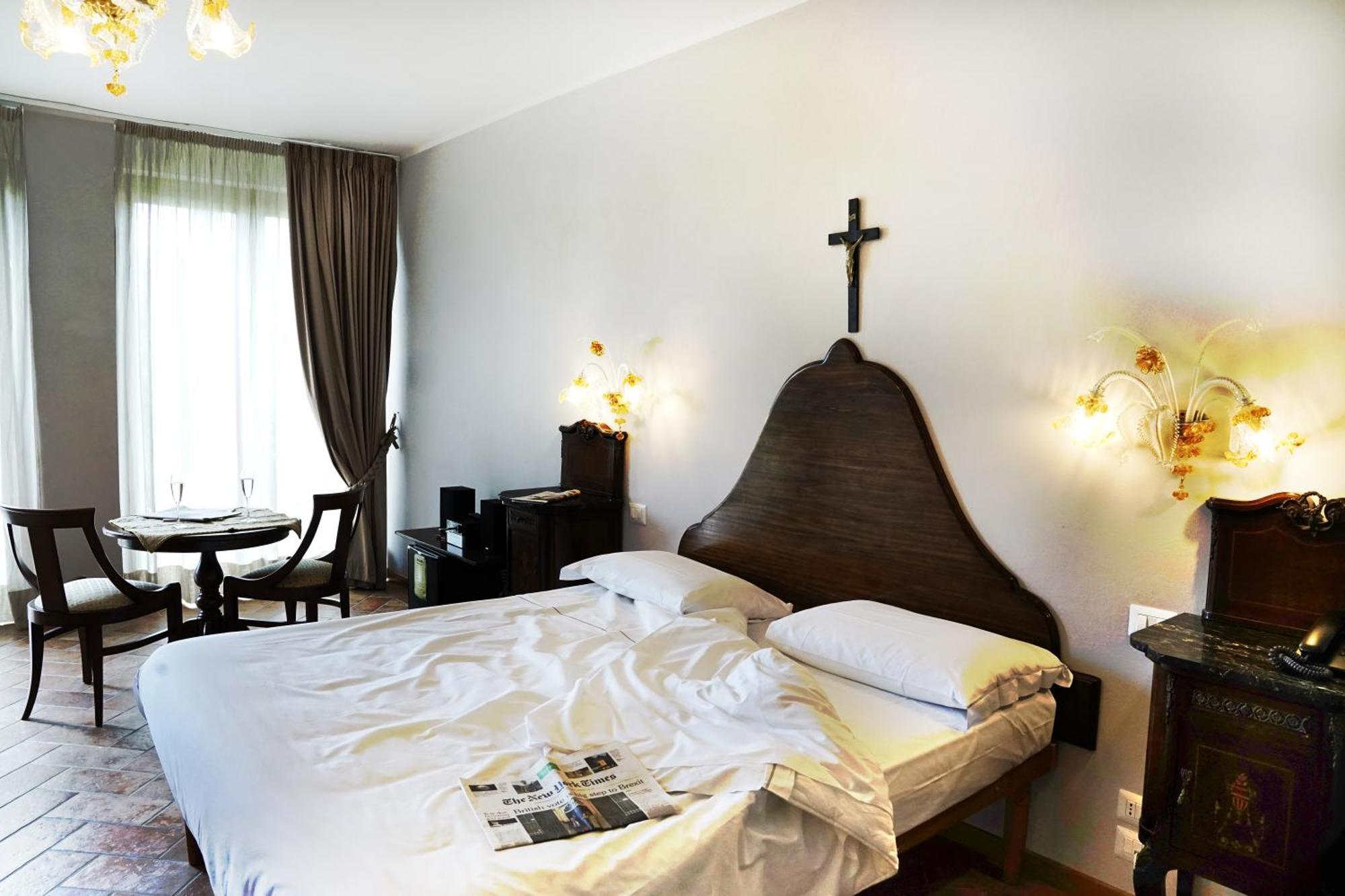 Borgo I Tre Baroni - Spa Suites & Resort Poppi Oda fotoğraf